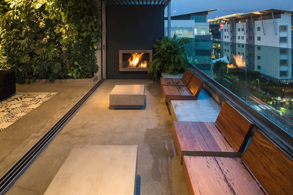 _0001_penthouse-cover-background